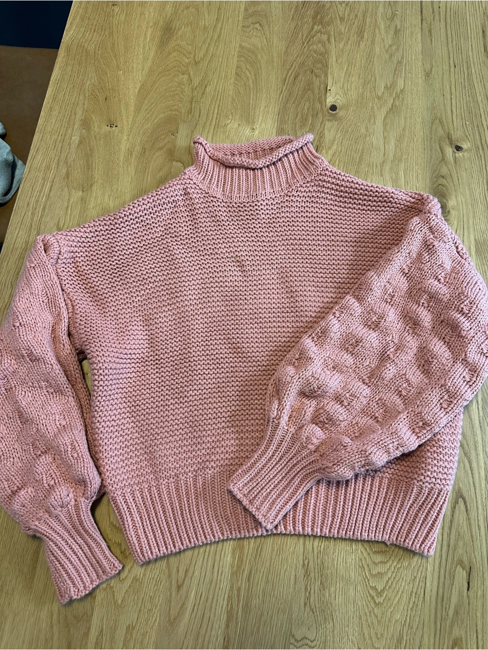 Forever 21 Women’s Pink Cable-Sleeve Knit Sweater Balloon sleeve size small